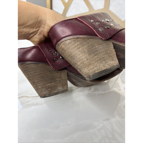 Sofft Gila Clogs Mules Women 9 Eu 40.5 Red Leather Studded Heels Slip Shoes On - Picture 8 of 11